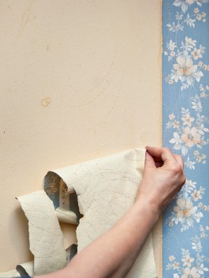 Wallpaper removal in Bloomfield, California by Lavish & Sons Painting, Inc..
